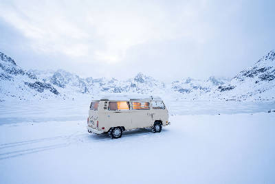 Combi sur le lac gelé