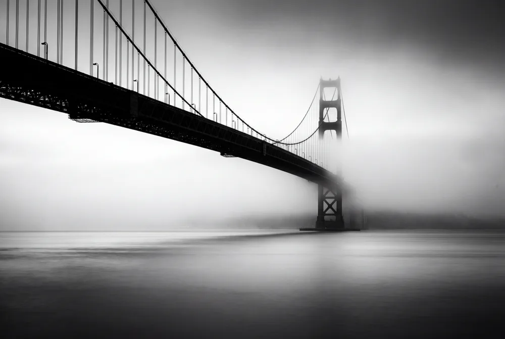 Pont dans la brume, mise en situation illustrative