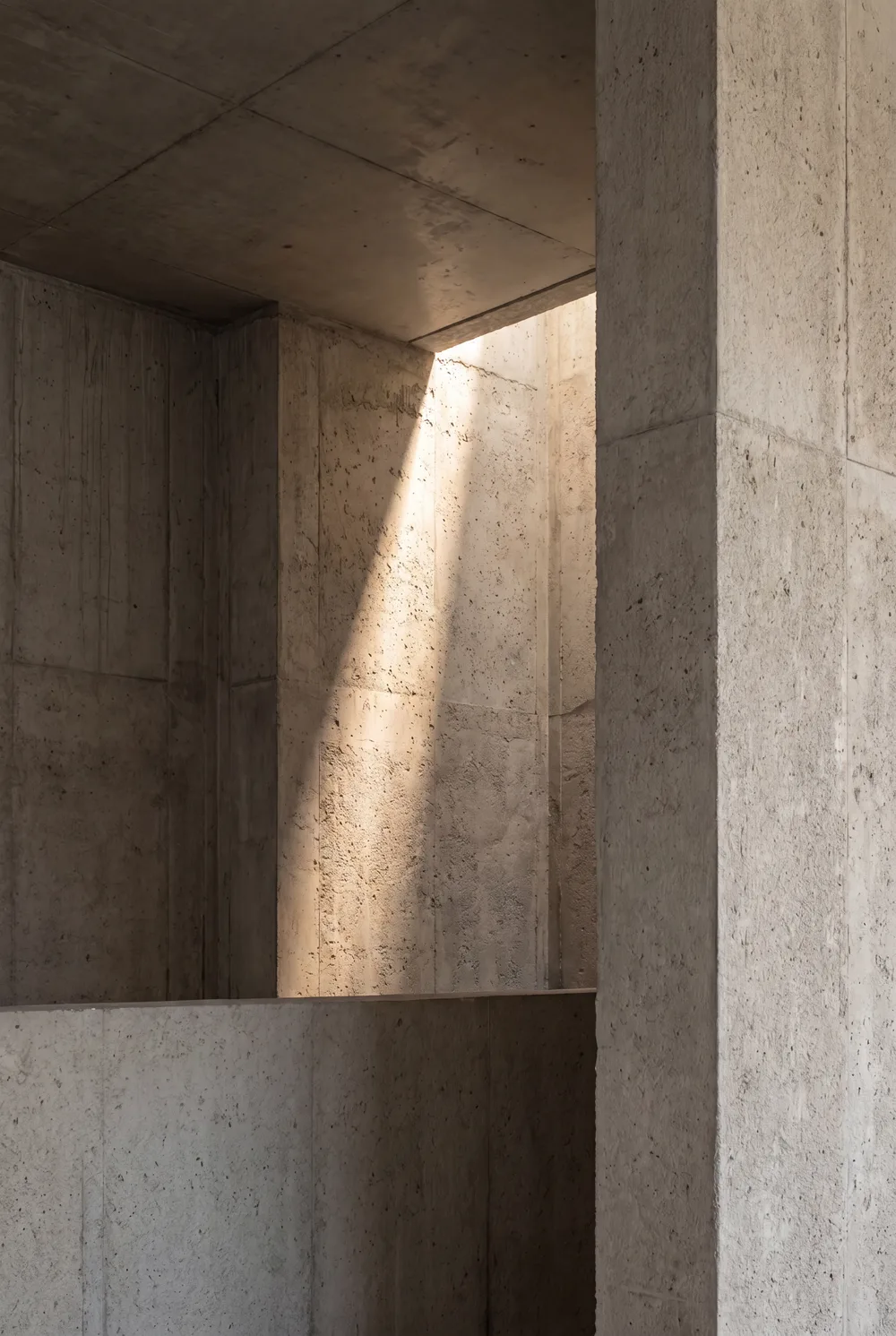 Béton et lumière, mise en situation illustrative