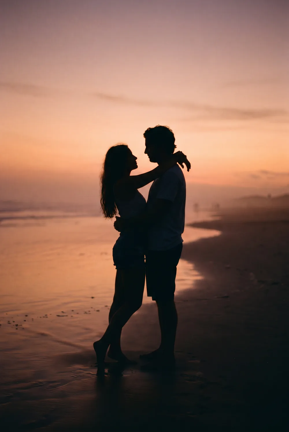 Couple au crépuscule, mise en situation illustrative